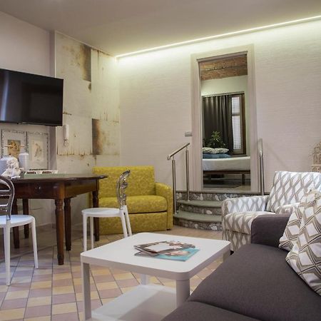 APPARTAMENTO VACANZE / HOLIDAY FLAT Farfalle&RossoBarbera Montegrosso dʼAsti Esterno foto