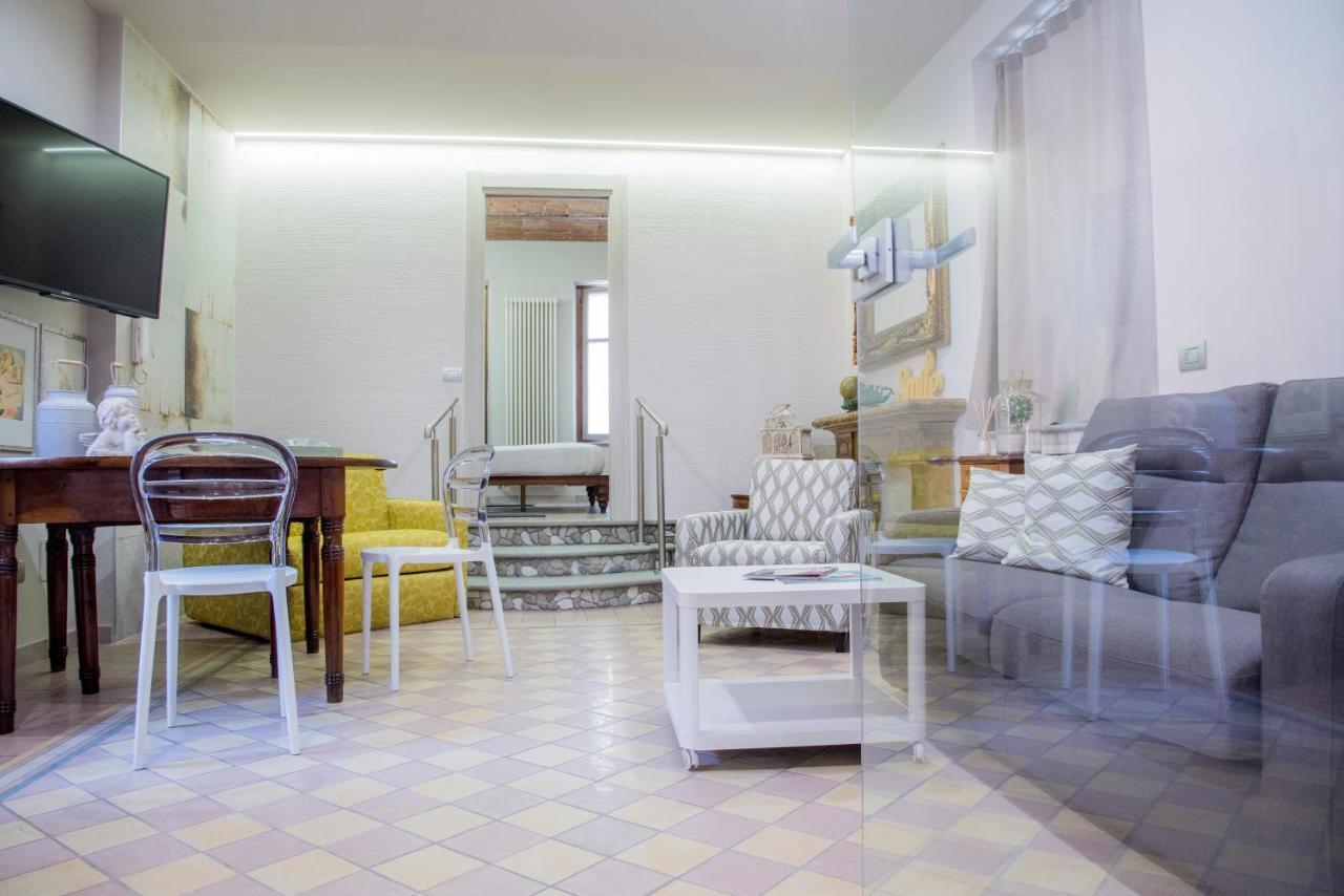 APPARTAMENTO VACANZE / HOLIDAY FLAT Farfalle&RossoBarbera Montegrosso dʼAsti Esterno foto