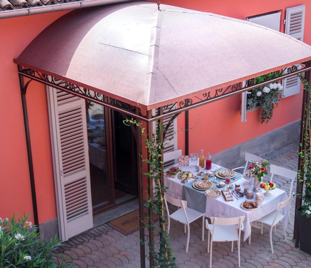 APPARTAMENTO VACANZE / HOLIDAY FLAT Farfalle&RossoBarbera Montegrosso dʼAsti Esterno foto